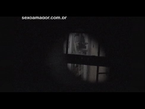 ❤️ Lourinho é filmado secretamente por um voyeur de bairro escondido atrás de tijolos ocos ️❌ Porno russo em porno pt.battlepass-bonuse.ru ❤